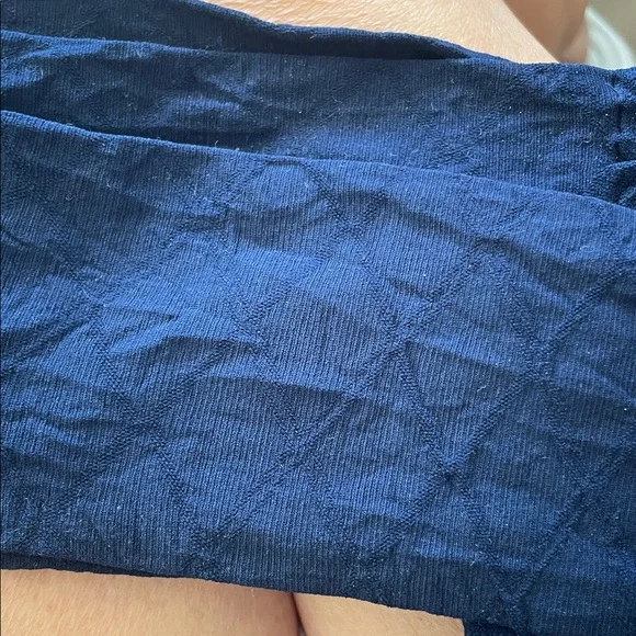 NWOT: Fashion Pattern Textured Navy Blue Winter Tights •  NEW - Picture 4 of 10